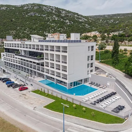 Marea & Neum