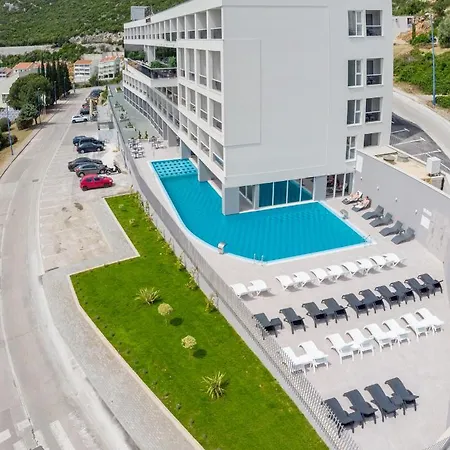 Marea & Szálloda 4*