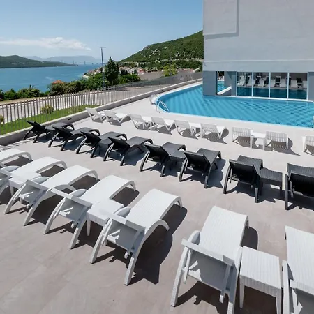 Marea & 4* Neum
