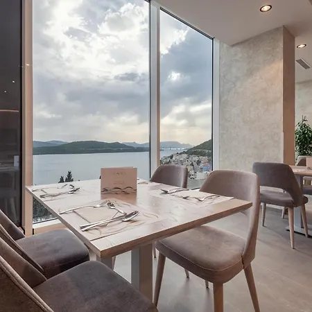 Marea & Neum