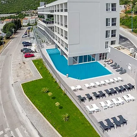 Marea & Neum